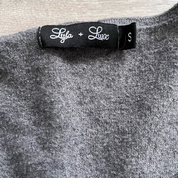 Lyla and luxe oversized sweater with pockets - Picture 2 of 3